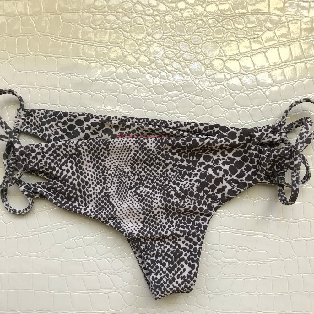 Acacia grey snakeskin bikini bottoms size S